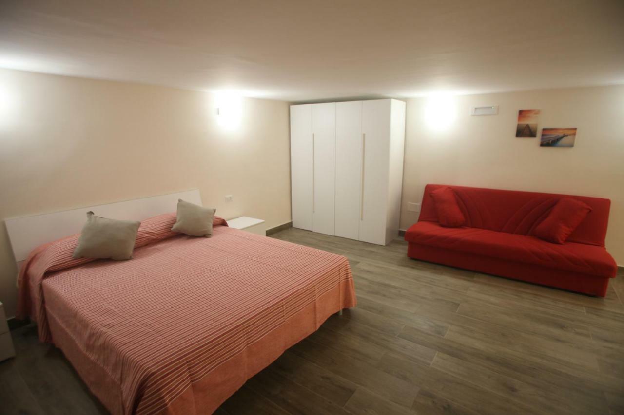 Bed and Breakfast Garibaldi Station 2Punto0 à Naples Extérieur photo