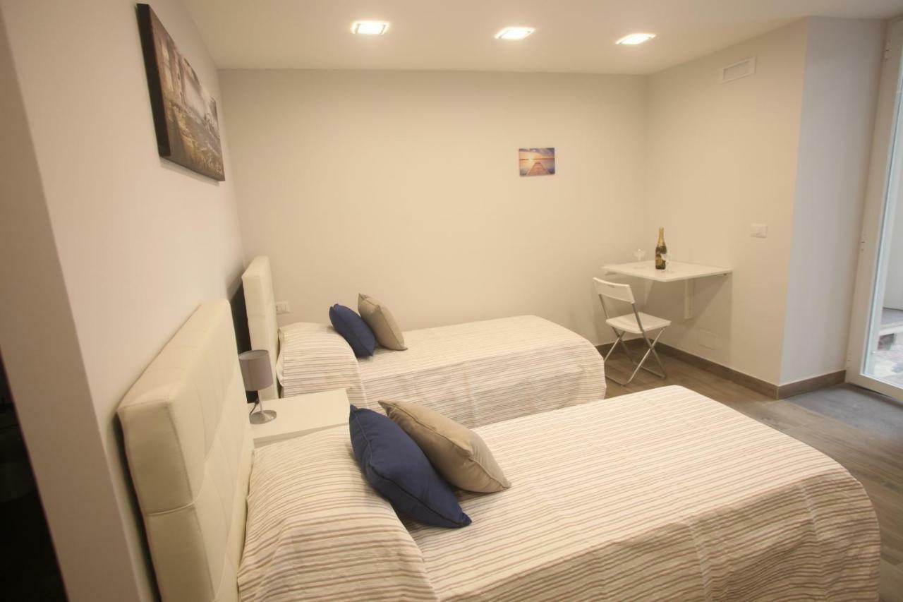 Bed and Breakfast Garibaldi Station 2Punto0 à Naples Extérieur photo