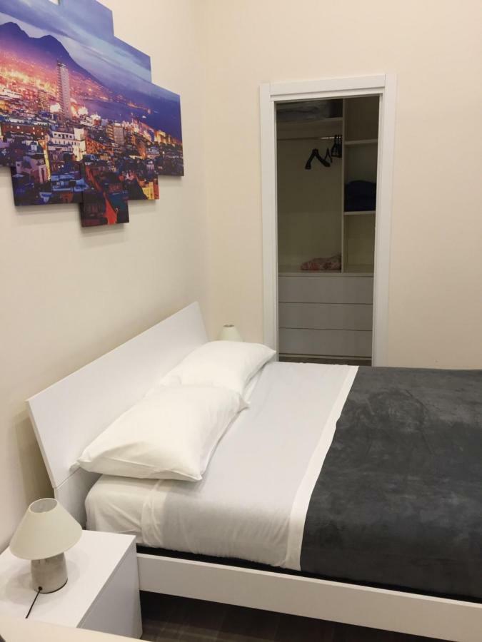 Bed and Breakfast Garibaldi Station 2Punto0 à Naples Extérieur photo
