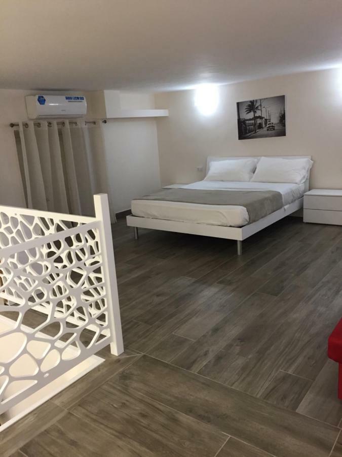 Bed and Breakfast Garibaldi Station 2Punto0 à Naples Extérieur photo